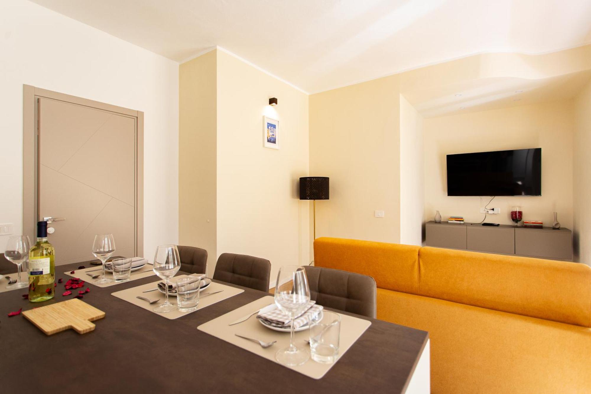 Essence - Boutique In The Heart Of * Cagliari